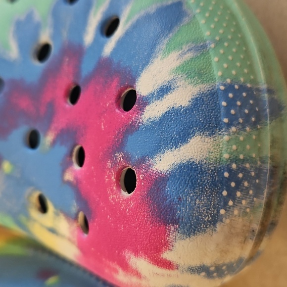 Tie Dye Lined Crocs - Picture 3 of 12